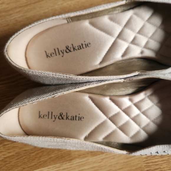 Kelly & Katie Flats - Picture 3 of 11